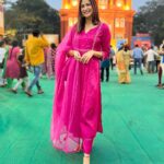 Aahana Kumra Instagram - शुभो अष्टमी💕🌸🧿🙏 Happy Ashtami to all 🌸💕👯‍♀️🫶 Outfit : @tara_c_tara #durgapuja #ashtami . . . . #ashtami #happyashtami #durgamaa #aahanakumra #pandalhopping #navratri #navratri2023 Mumbai - मुंबई