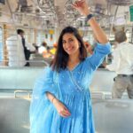 Aahana Kumra Instagram – Happy Dussera from me and the Mumbai Local 💕🌸🫶🌆🚂🚃💯🧿
I often get asked why do I choose to travel by public transport in Mumbai and my answer is as always the same! I’ve taken a public transport through my college life! From andheri to Churchgate and now we have Ac trains! Nothing beats that! 🌆💕🚂
It’s the most convenient way to beat traffic and it’s simply the best! Whether it’s the Mumbai Local or the Metro! I’ve always loved saving time and as a proud Mumbaikar who loves her Mumbai Local and metro, nothing beats this city that never sleeps🫡🙏🫶🧿🌸
Outfit : @tara_c_tara 
#happydussehra 
#mumbailocal 
.
.
.
.
#mumbai #dusshera #dasera #localtrain #mumbai #aahanakumra #festival #festivities Mumbai – मुंबई