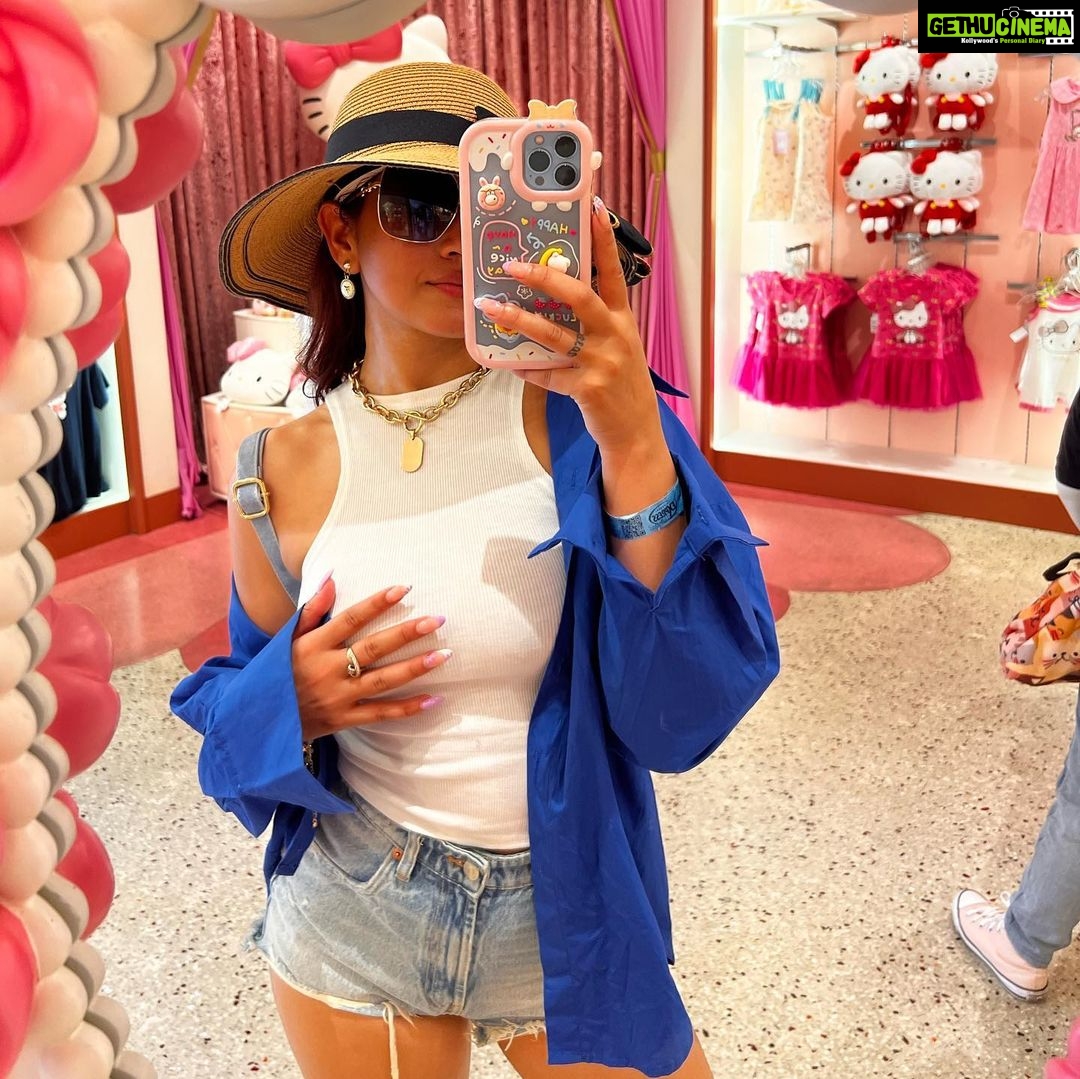 Aanchal Sharma Instagram - Universal mode: Activated 🤪