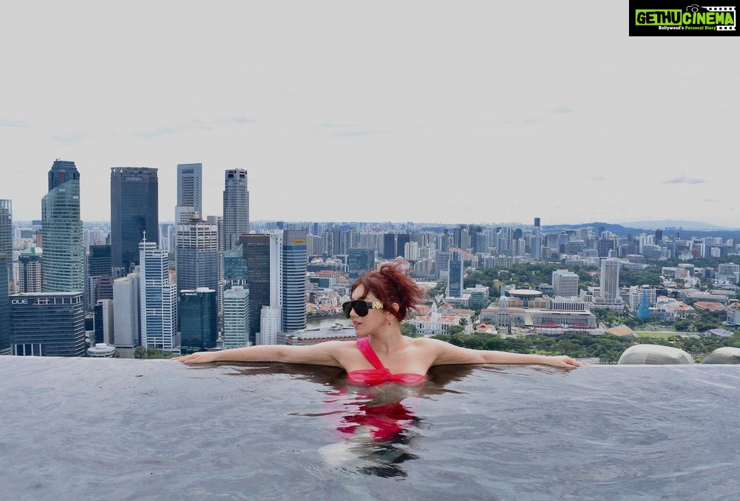 Aanchal Sharma Instagram - Stay wavy baby 🌴🌊☀️ Marina Bay Singapore