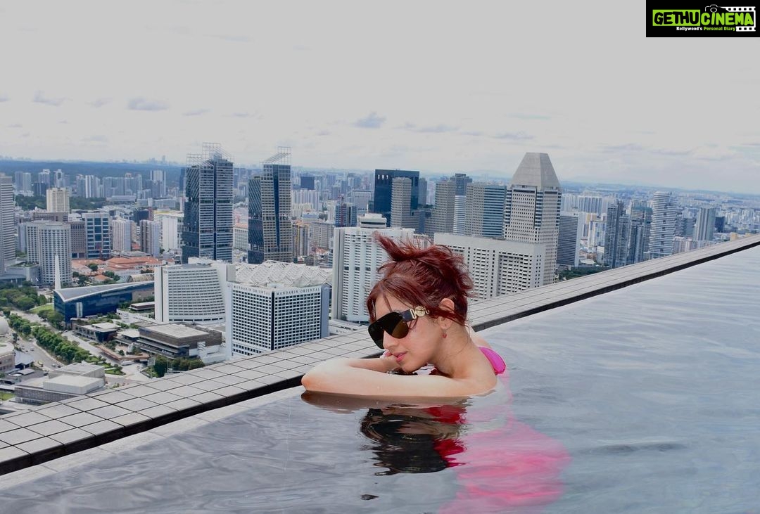 Aanchal Sharma Instagram - Stay wavy baby 🌴🌊☀️ Marina Bay Singapore