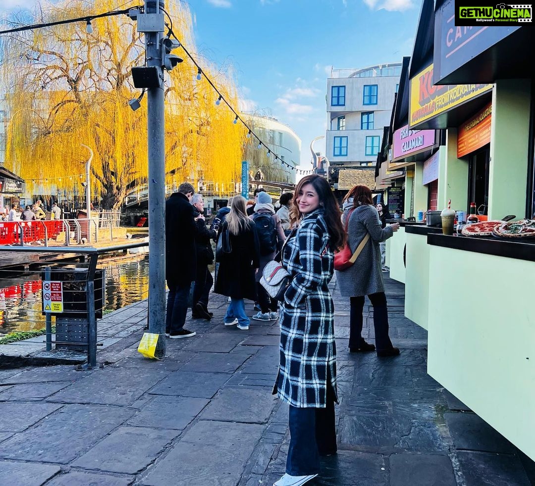 Aanchal Sharma Instagram - A whole album of pictures🤍 London, United Kingdom