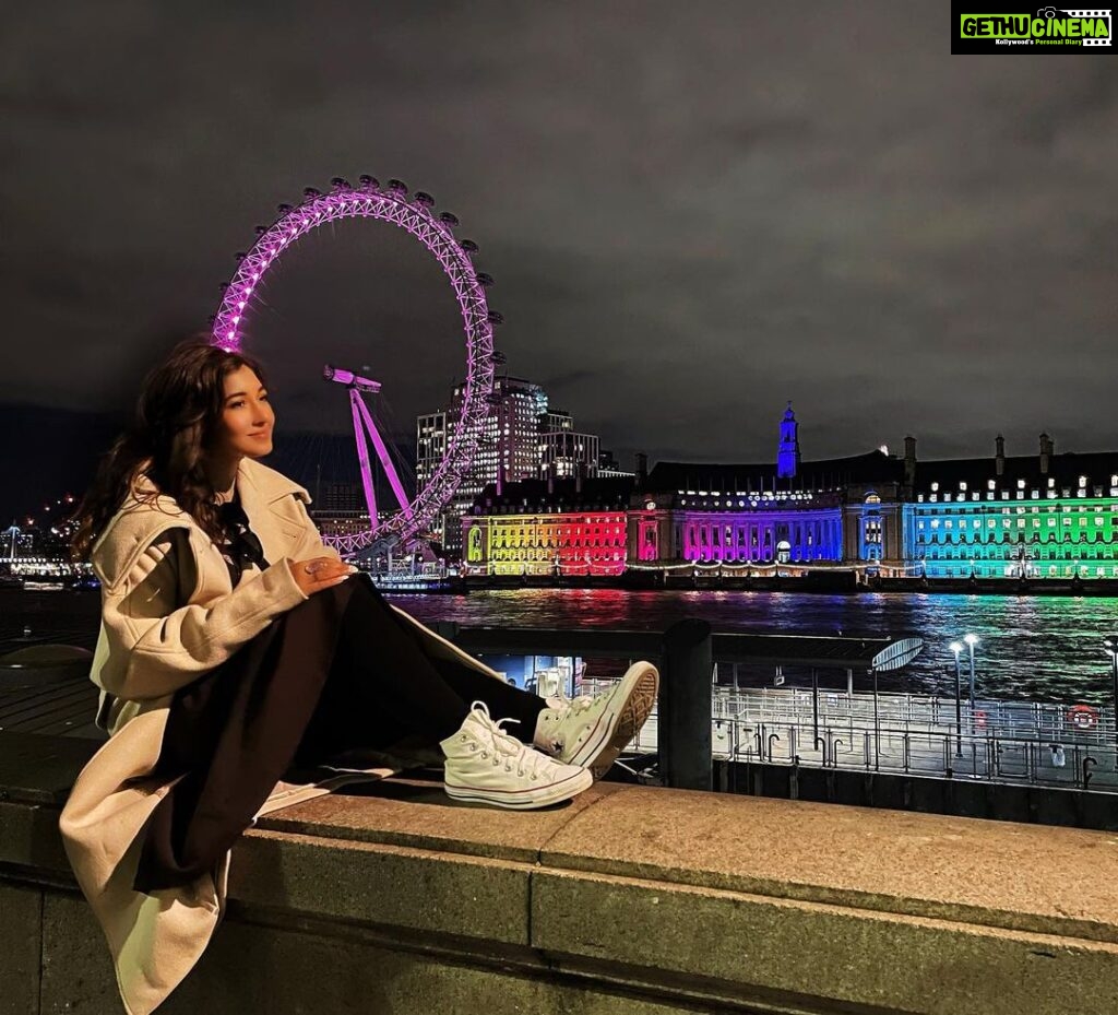 Aanchal Sharma Instagram - A whole album of pictures🤍 London, United Kingdom