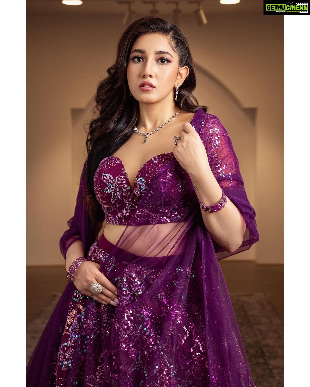 Aanchal Sharma Instagram - Purple love 💜 #swipe➡️➡️ @manis_rai @sunii_makeup_artist @rijan_satyal @hairartist.durga