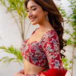 Aanchal Sharma Instagram - Finding peace in the calm of everyday moments🌿 Captivating simplicity by @manis_rai Jewellery @shree_natraj_jewellers HMUA @sunii_makeup_artist @hairartist.durga 📸 @keshab.photography