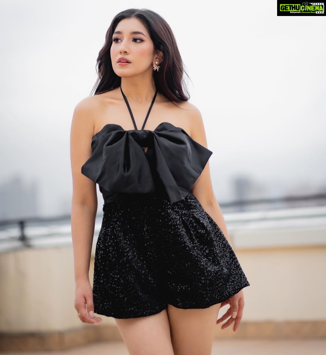 Aanchal Sharma Instagram - If itโs not black put it back ๐ . Tap for details