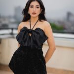 Aanchal Sharma Instagram - If it’s not black put it back 😉 . Tap for details