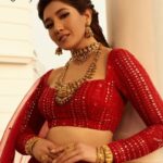 Aanchal Sharma Instagram - Add grace and charm to your traditional bridal look with our regal and sophisticated wedding jewellery from the exquisite antique gold jewellery collection. @aanchalsharma_dawadiofficial implementing her signature charm into our Jewellery. Photographer: @pawanjoshii Makeup Artist: @sunii_makeup_artist Hair Artist: @hairartist.durga Stylist: @anush__shrestha Wardrobe: @oodnikhushbudangol #shreenatrajjewellers #diamondcollectionset #aanchalsharma #shreenatraj #natrajjewellers #diamonds #diamondnecklace #diamondrings #diamondearrings #diamondbracelet