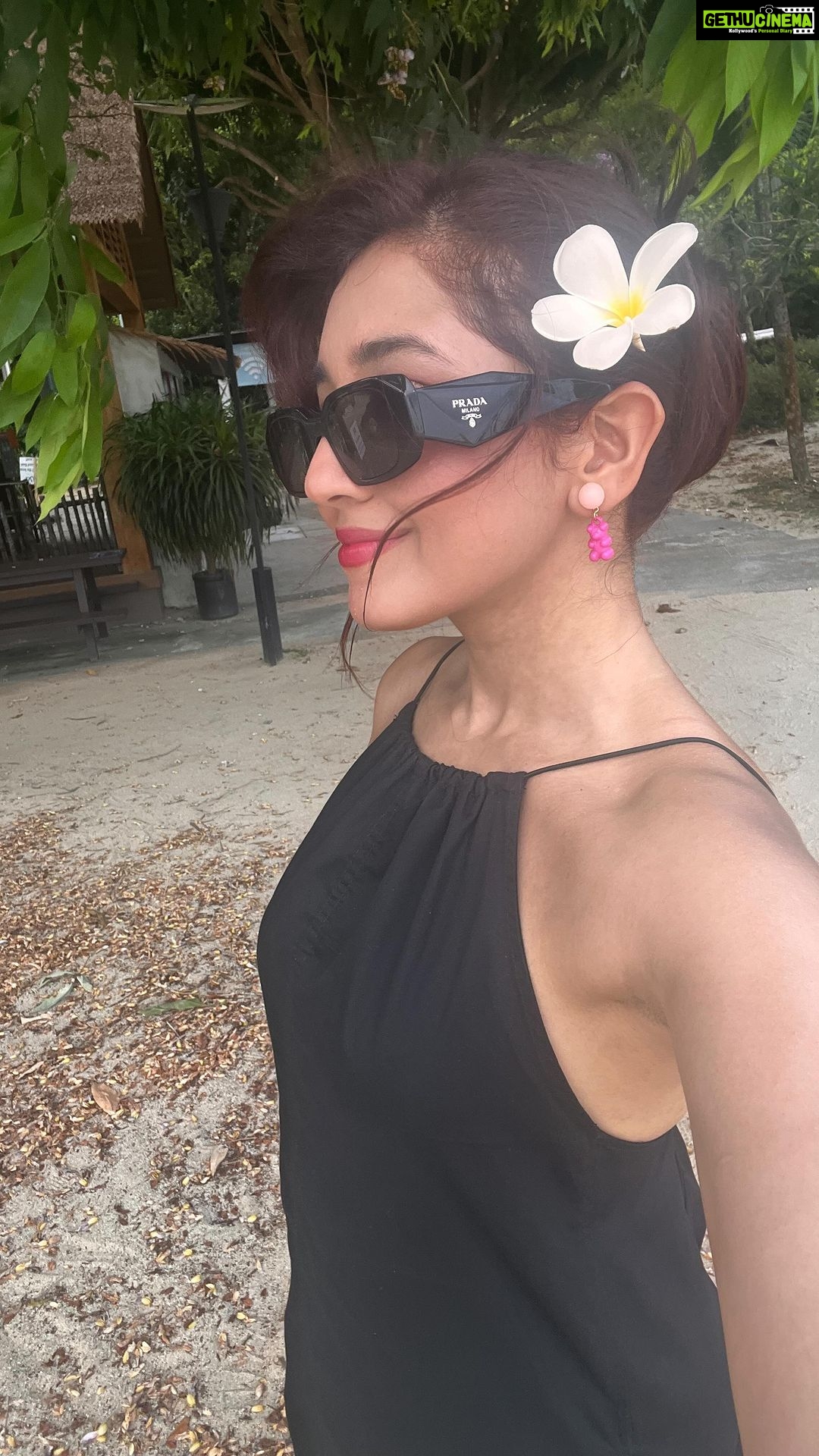 Aanchal Sharma Instagram - Salt in my hair, sand in my toes, and a heart full of joy.🌴🌊
