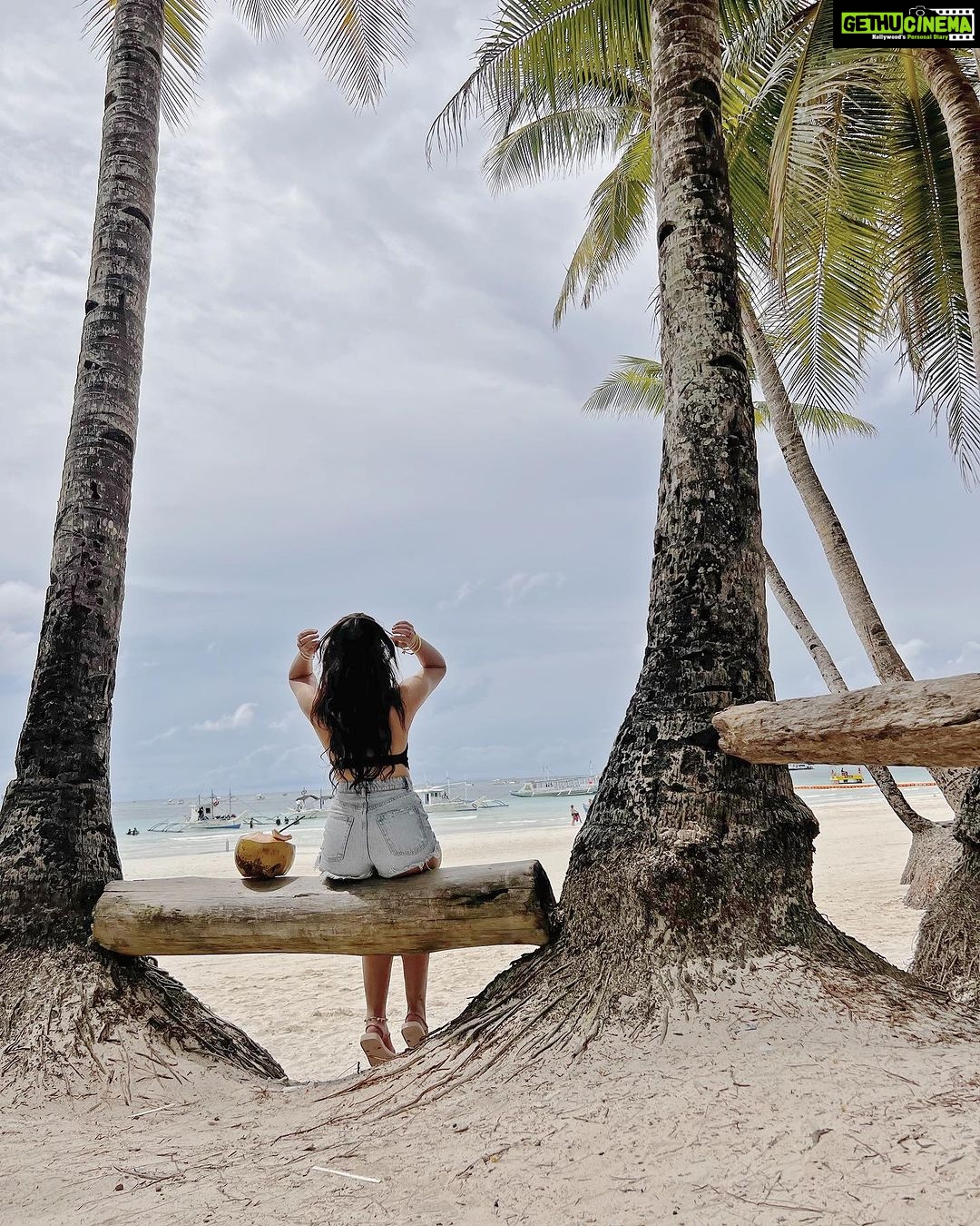 Aanchal Sharma Instagram - Salty air, sunkissed hair, and a heart full of happiness☀️❤️