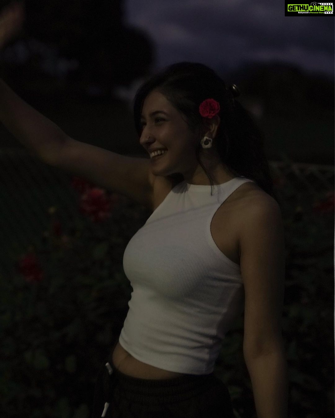 Aanchal Sharma Instagram - Snap it up📷 I dare you to swipe left😀