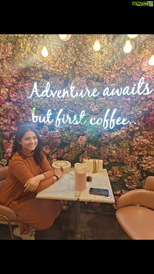 Aarohi Patel Instagram - Pov : You're a coffee addict who's visiting UK 😂🙈 . Happy International Coffee Day to us maniacs ☕💃