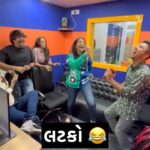 Aarohi Patel Instagram - આ લોકો મારા પાર હસ્યાં છે? મને સમજાયું નહિ કાંઈ 😂 @iamaarohii . . . #reels #reelsinstagram #reel #reelsindia #latko #ommangalamsingalam #latkochallenge