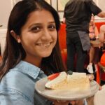 Aarohi Patel Instagram - In london for the coffees and desserts ♥️😍 (Yes, I tried this famous milk cake and let me tell you, it tasted exactly like RasMalai 🙈 - Hence, saare jahan se achha, Hindustan humara 💃♥️) London, United Kingdom