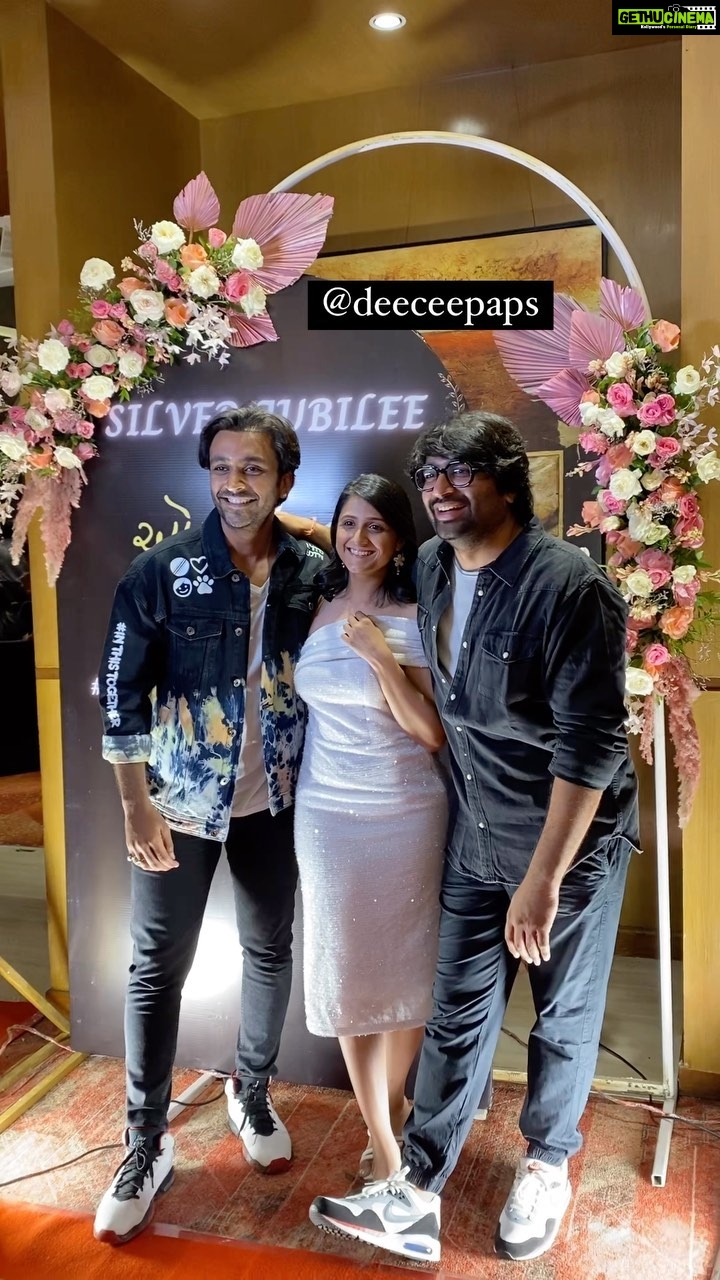 Aarohi Patel Instagram - Here’s to 25 beautiful weeks of celebrating love and #aummangalamsinglem! Here’s to years of celebrating this film and creating more memories! Glimpses from the celebration of #aummangalamsinglem completing 25 years of being in cinemas near you. . #malharthakar #aarohi #tatsat #bhamini #gujaratifilms #lovestory #deecee #deeceepaps