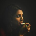 Aarohi Patel Instagram - The only thing that keeps me going during shoots ☕☕ . 📸@parasamdavadi