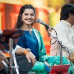 Aarya Ambekar Instagram - #AALiveinConcert #Soloconcert #panvel About 6000 people joining in for the concert (at 5.30 am.!!), singing my originals with me, giving me semi classical farmaishes and making my heart happy..is what I remember of my 1st day of Diwali!!! तुम्ही सगळ्यांनी माझ्या solo concert ला इतक्या प्रचंड प्रमाणात उपस्थित राहून आणि माझ्या गाण्यांना इतकी छान दाद देऊन, खरोखरीच माझी दिवाळी खूप सुखकर केलीत!! मनापासुन धन्यवाद!! . . . ___ #aaryaambekar #aaryaambekarsoloconcerts #aaliveinconcert #diwalipahat #panvel Pc of pic 1,2,3 - @as_production4924 Panvel,New Mumbai,Maharshta