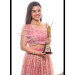 Aarya Ambekar Instagram – Got a SHARED AWARD with THE SHREYA GHOSHAL JI!!!!! Thank you soo much @zeemarathiofficial and all the juries for bestowing me with #ZeeGaurav Best Playback Singer Award for βBai Gaβ. Thank you so much Ajay dada and @atul.ajayatul dada for trusting me with this song as well as giving me this moment to treasure for lifetime !!!β€οΈβ¨π§Ώ
.
.
.
___
#aaryaambekar #bestplaybacksinger #baiga #chandra #zeegaurav2023