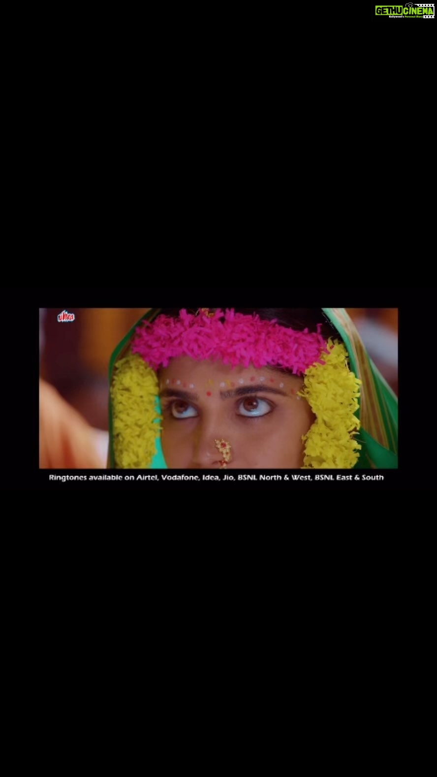 Aarya Ambekar Instagram - Kevadyacha Paan Tu✨ Elated to share my new song Which I was waiting for everyone to listen to, since I first heard it!!! Beautiful beautiful composition by @vijaynarayangavande dada.🥹 @guruthakurofficial dada creating magic with his lyrics yet again!! And you can imagine what a huge responsibility it was to sing it along with the one and only, the king of expressions, Ajay Gogavale dada😄 Do listen and let us know how you find it! Link in the BIO. . . . ___ #aaryaambekar #sarlaekkoti #kevadyachapaantu #ajaygogavale #ajayatul #vijaygavande #guruthakur #omkarbhojane #ishakeskar #newrelease2023