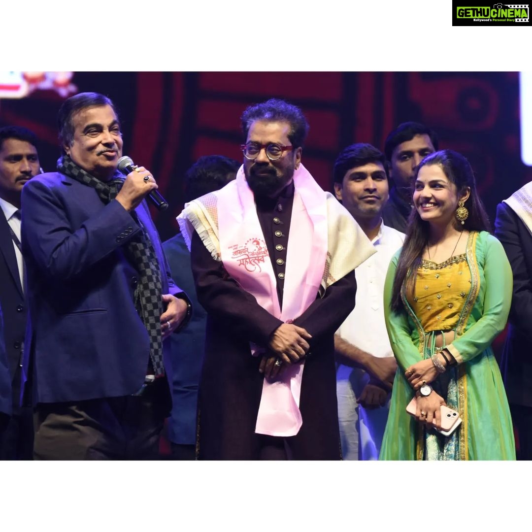 Aarya Ambekar Instagram - Yday was one surreal day for me!!!! Still in the musical hangover!!! It was my absolute honor to share the stage with the legend Padmashri @singerhariharana ji, at the Khasdar Mohotsav organised by respected hon. Nitin Gadkariji. Still unable to come to terms with the fact that I got to sing Hariharanji's songs which I've been listening since childhood and which are even now in my playlist..WITH HIM!!! It was a treat to listen to you live sir.. and there were moments when I feared I would skip my lines, mesmerized, listening to you sing!!! Thank you so much for having me aboard!!! Thanks to @akshayhariharan10 and all the musician dadas for being so cooperative!!☺️🙏🏻 Thank you Nagpurkars, for all the love and appreciation!!🤗🤗 . PC - @sukruti17 @cityon247 . . ___ #aaryaambekar #hariharan #padmashrihariharan #khasdarsanskrutikmahotsav2022 #nitingadkariji @sanjoygtr @atul_raninga @bcmanju @idrao_official @fenderlove93 @saibuvarughese @gaurav_wasvani