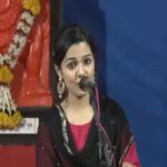 Aarya Ambekar Instagram - Bhagyada Lakshmi Baramma My rendition from a Seva I offered in 2017 in Pune! The entire video is available on YouTube!! I still get messages asking if I’m a Kanadi ..which is a big compliment for me, cos this was the 1st Kannada song I had attempted then! . . . ___ #aaryaambekar #liveperformance #sololiveperformance #solisemiclassicalperformance #bhagyadalaxmibaramma 🙏🏻😇✨