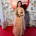 Aarya Ambekar Instagram - Thank you @planet.marathi @navarashtra for the honor!!! Received yet another award as Best Playback Singer for my song Bai Ga!!🥰🧿✨nothing to say..just gratitude! Outfit : @srujana_by_ruttuja Designed by : @ruttuja_kelkar_deodhar Styling, Hair, Makeup : @ambekaraarya 😋😁