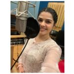 Aarya Ambekar Instagram - Recorded a catchy #Lavani for a film.. composed by @pravinkuwar2 ji and penned by @the_manndar !!! The words, composition and entire concept of it and the film are soo amazingg that I just can’t wait for it to release!!!😍😍😍 YRF Studios
