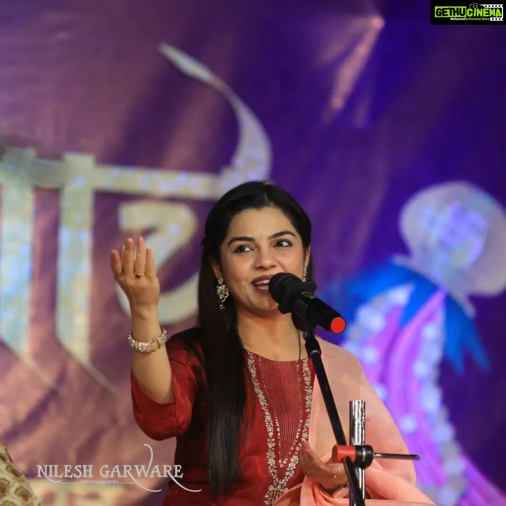 Aarya Ambekar Instagram - Snaps from my recent solo concert at Hingoli!! What amazing hospitality and what a lovely audience!!! Audiences from Parbhani and Nanded had joined too..thank you for all the love and overwhelming response, you all!!😊❤️ I'll definitely want to perform again n again for Hingolikars (would also plan a seperate solo concert for audiences in Parbhani and Nanded!!)⚫🧿✨ Thank you to the super musician dadas from Nagpur as well as Hingoli, for wonderful accompaniment!! . PC - Nilesh Garware. Lovely snaps! Thanks!! . . . ___ #aaryaambekar #aaryaambekarlive #aaryassoloconcerts #hingoli Hingoli, Maharashtra, India