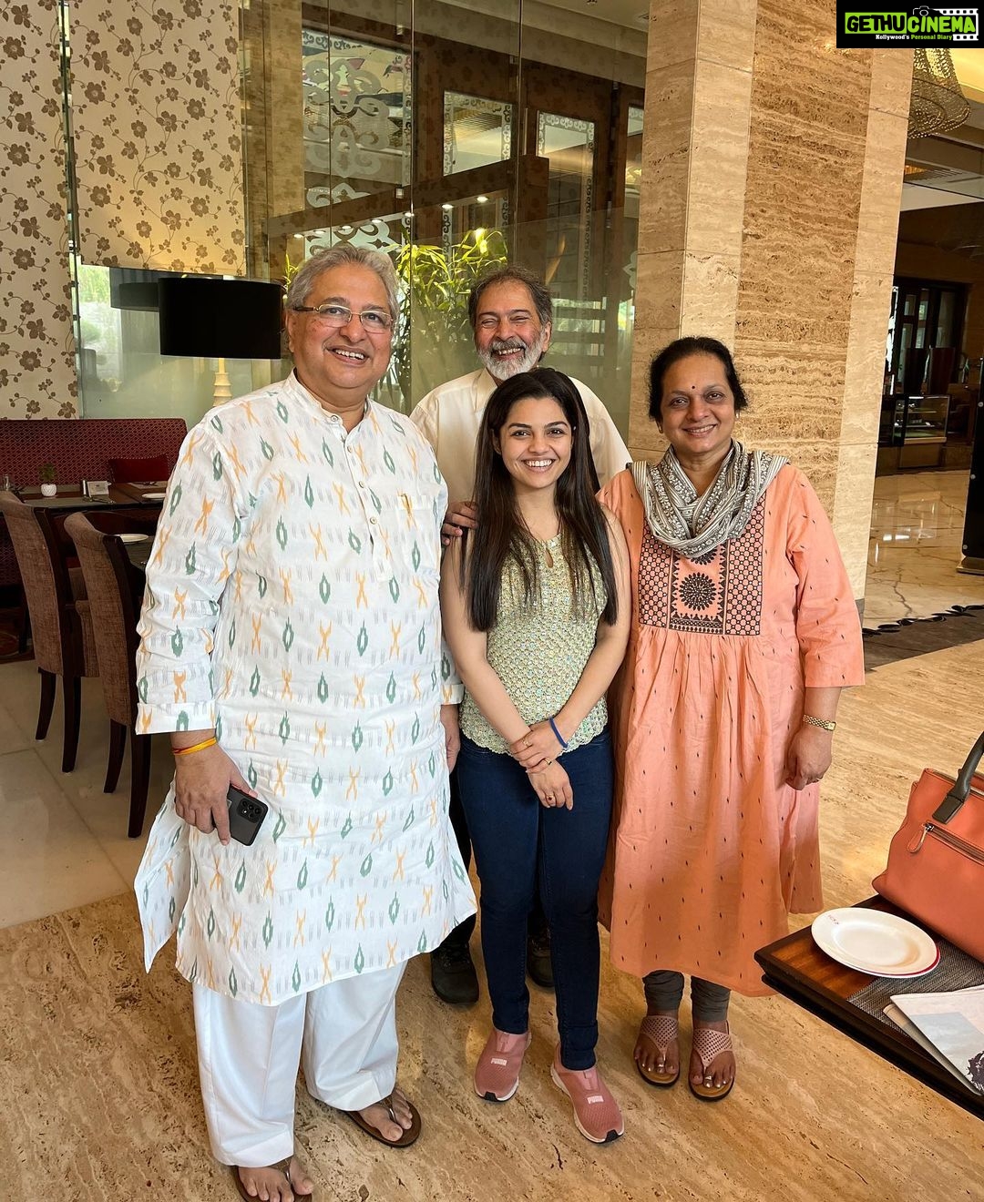Aarya Ambekar Instagram - Officially declaring this as my besstestt weekend ever!!!! Canβt stop smiling and reminiscing and literally obsessing over the conversations that happened!!! In sheer awe of him!!! I truly consider myself blessed that I got to seek his blessings!πππ» what energy and what supremely positive vibes!! The living legend, tabla maestro Ustaad Zakir Hussain ji!!!ππ»ππ» Thank youu Shashi kaka for the great bhet!!βΊοΈπ @zakirhq9 @panchamnishad Radisson Blu Hotel Nagpur