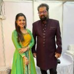 Aarya Ambekar Instagram – Yday was one surreal day for me!!!! Still in the musical hangover!!! It was my absolute honor to share the stage with the legend Padmashri @singerhariharana ji, at the Khasdar Mohotsav organised by respected hon. Nitin Gadkariji. 
Still unable to come to terms with the fact that I got to sing Hariharanji’s songs which I’ve been listening since childhood and which are even now in my playlist..WITH HIM!!!
It was a treat to listen to you live sir.. and there were moments when I feared I would skip my lines, mesmerized, listening to you sing!!! Thank you so much for having me aboard!!!
Thanks to @akshayhariharan10 and all the musician dadas for being so cooperative!!☺️🙏🏻
Thank you Nagpurkars, for all the love and appreciation!!🤗🤗
.
PC – @sukruti17
@cityon247 .
.
___
#aaryaambekar #hariharan #padmashrihariharan #khasdarsanskrutikmahotsav2022 #nitingadkariji @sanjoygtr @atul_raninga @bcmanju @idrao_official @fenderlove93 @saibuvarughese @gaurav_wasvani