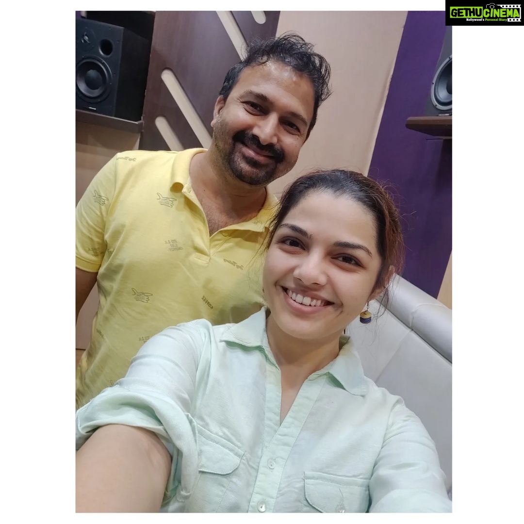 Aarya Ambekar Instagram - More than excitedd for everyone to listen to a wonderful songg, I recorded for @vijaynarayangavande dada!!!😁🤩🤩 Details to follow soon!! . . . #aaryaambekar #vijaygavande