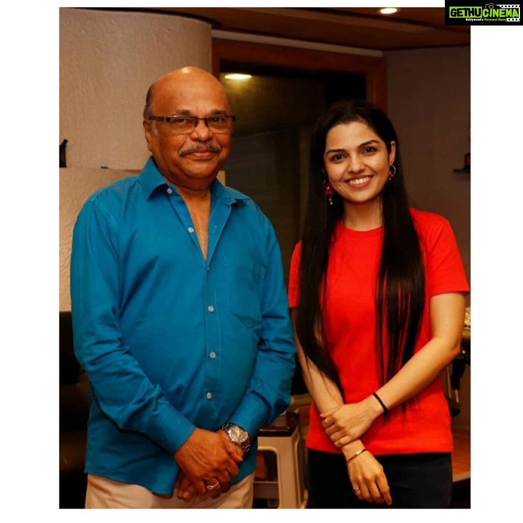 Aarya Ambekar Instagram - Wishing one of my mostt favourite music directors, our beloved Patki kaka, a veryy happyy Birthdayy!!!😊 recorded a beautiful Single for him the other day.. can't wait for you all to listen!!😄