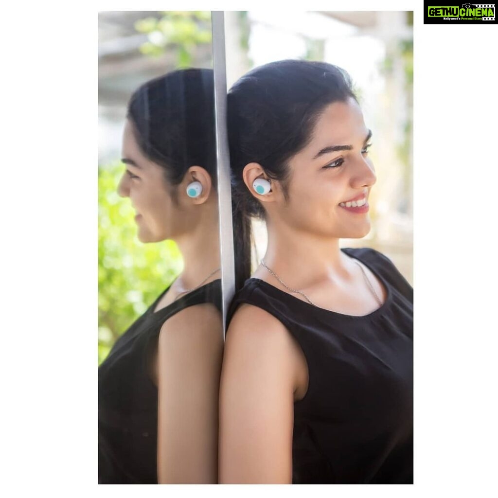 Aarya Ambekar Instagram - So happyy to be associated with JBL..esp being an ardent JBL fan myself, since long!!!❤️❤️ Heres 1st of my 3 favourite JBL picks.. "JBL C115 TWS (Mint)" - Wireless Earbuds with Built-in Mic, 21 Hours Combined Playtime, Dual Connect and Bluetooth 5.0!!!😍😍Go get yours asap..you can buy it at Amazon!!@amazondotin . PC - @spkforu !!!😁🤗 . . . #aaryaambekar #jbl #jblearbuds #earbudsphotography #purebasssound #aaryascollaborations #aaryapaidpartnerships