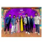 Aarya Ambekar Instagram - The team!! #Tp3 #ChalaHavaYeuDya Tonight on @zeemarathiofficial !!
