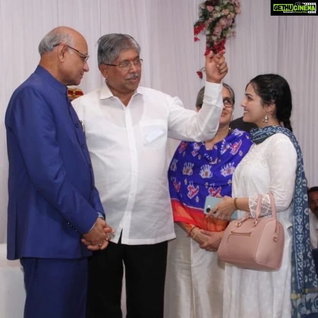 Aarya Ambekar Instagram - Had the privilege of meeting and interacting with the hon. Governer of Maharashtra, Shri. Ramesh Bais ji and hon. Minister Shri. Chandrakant Patil ji on the occasion of Independence Day. @rameshbaisofficial @chdadapatil Raj Bhavan (Pune)