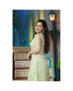 Aarya Ambekar Instagram - Watch me in Chala Hava Yeu Dya on @zeemarathiofficial today and tomorrow at 9.30 pm!!! 
What a superb surprise act put up by @shreyabugde tai, @badrikekushal dada, Bhau dada, Snehal , Yogesh dada and Nilesh dada!!!😁
More pics to follow!😁
.
.
.
__
PC - @the_creative_aspect @sanjaymandre
Outfit designed by - @srujana_by_ruttuja 
Earrings - @snehabrooch