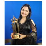 Aarya Ambekar Instagram – Extremely honoured to have received this year’s @zeetalkies “Maharashtracha Favourite Kon Suvarnadashak Award”, cos the nominees this year itself were all the awardees from the past 10 years..who I’ve, since childhood, seen and followed as my idols. 
Thank you juries, thank you everyone who voted for me as “Favorite Playback singer of the Decade” and hugee Thank you to @avinashvishwajeet dadas
And @rajwadesatish sir for giving me a song as melodiously sweet as Hrudayat Waje Something!!!
.
Outfit : @bavanni_by_poojak
.
.
___
#MFK2021 #MaharashtrachaFavoriteKonAwards #MFKSuvarnaDashak #FavGayikaofthedecade #CelebratingDecade #SuvarnadashakSohala # #aaryaambekar #AvinashVishwajeet #SatishRajwade #AbhinayBerde #TiSaddhyaKayKarte