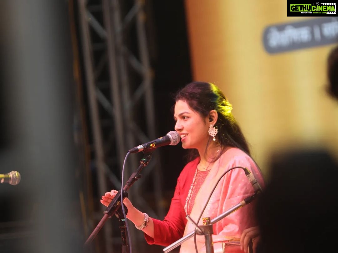 Aarya Ambekar Instagram - Always a privilege performing with @rahuldeshpandeofficial dada.πππ» Diwali Pahat day 2 at Shivaji Park, Mumbai. . . . PC for pics 1 and 2 - @indiakashutter PC for pics 5,6,7 - @prasadtt1