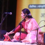 Aarya Ambekar Instagram - Always a privilege performing with @rahuldeshpandeofficial dada.😇🙏🏻 Diwali Pahat day 2 at Shivaji Park, Mumbai. . . . PC for pics 1 and 2 - @indiakashutter PC for pics 5,6,7 - @prasadtt1