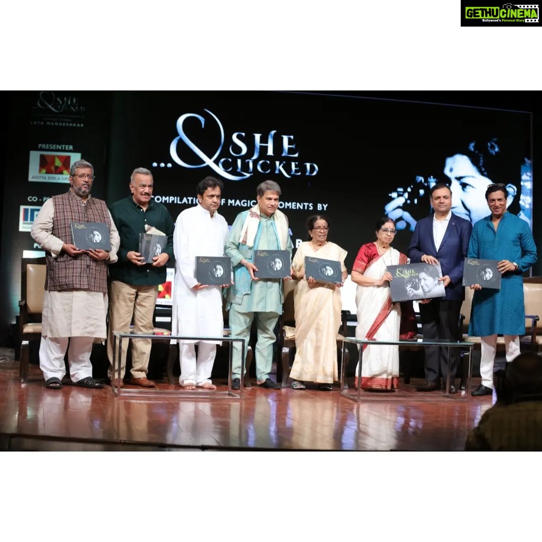 Aarya Ambekar Instagram - Honored to have gotten to perform at yet another function associated with our beloved Lataji.😇🙏🏻 Performed at the inaugration function of Lataji's photography book "..and she clicked". Got showered with blessings and love from dear Usha ji, Meena ji and Sureshji.😇🙏🏻