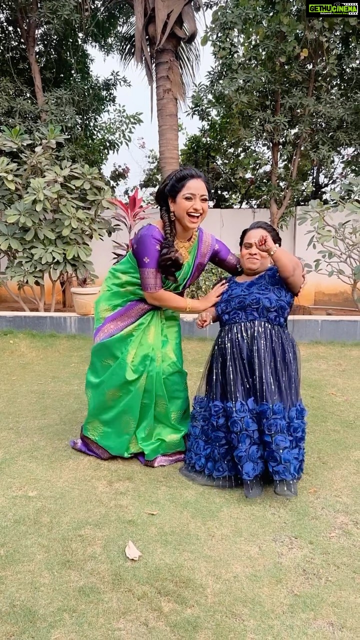 Aashika Padukone Instagram - One with Dammakka 😂🎉 #lingling #naayammanaathalli #trending #trendinstagram