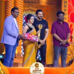 Aashika Padukone Instagram - Best Actor Female...!!! @ashikapadukone_official Zee Tamil குடும்ப விருதுகள் 2023. #ZeeTamilKudumbaVirudhugal2023 #ZTKV #ZTKV2023 #ZeeTamil