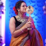 Aashika Padukone Instagram - Beyond grateful for the unwavering love and support from all my incredible viewers throughout this journey. 'Maari' has been a beautiful success and receiving the Best Actress award amidst the overwhelming support from my fans from different states was an unforgettable moment. Forever humbled and grateful. 🙏✨ @zeetamizh #Gratitude #Blessed #dreamcometrue Stylist: @priyareddy_baddigam Outfit: @maramsclothing_official Jewellery: @fashioncurvee Photographer: @risshie_photography_