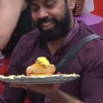 Aata Sandeep Instagram - Vinayaka Chavithi Celebrations in #biggbosshouse 👏 #meeaatasandeep #sandeeponbbtelugu7 #starmaa . . @priyankamjain___0207 @amardeep_chowdary @actorsivaji_ @daminibhatlach @pallaviprashanth_ @tastyteja @subhashree.rayaguru @shobhashettyofficial @princeyawar @rathikarose_official