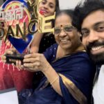 Aata Sandeep Instagram - Achieving something and sharing with our parents is the real winning of “Life”. Amma here is our “Neethone Dance Title”♥️Love u so much Lekhan & mummy for your great support during the time Period of 3 months in Neethone dance @starmaa 💕 @endemolshineind