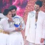 Aata Sandeep Instagram - Jyothi this is for you♥️Here is the “Neethone Dance Title🏆 Can’t just only thank my teachers @radhanair_r mam @tarunmaster @sadaa17 garu♥️ you people are inspiration to me and jyo🙏🙏🙏 Thank you so much THE @thedeverakonda ♥️ Special thanks to my choreographers @wong.choreographer @harinathshankar My loads of hugs to @sreemukhi @springseenu(Bro) love u so much and thanks for your immersive support ra,Cup Mukyam Biguluu🏆 My entire thanks to @endemolshineind @mudit_ig sir @Tabbymam @insghtlinford @rajeshwariprasad_ @simranpoojari_ @rani @dada @shettybro @kaushiki Thanks to my team @team_aatasandeep (dancers) Thanks to my mother @devitamarapalli for supporting me and Jyothi and taking care of Lekhan love u amma ♥️♥️ Thanks to my make up Artist @sree_bridal_makeovers #NeethoneDanceTitleWinner #SandeepJyoti