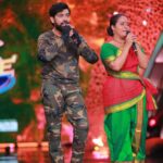 Aata Sandeep Instagram - Don’t Miss to watch our #IndianArmy Dance act on #NeethoneDance today at 9:00pm only on ur favourite channel @starmaa @endemolshineind “Mera Bharat Mahan” every citizen should be a Soldier🫡 #24yearsofkargilwar #Respect #IndianArmy #WomenEmpowerment
