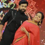 Aata Sandeep Instagram - Don’t Miss to watch “Sravana Santhoshalu” event this Sunday august 20th,7:00pm only on @etvtelugu2708 Don’t Miss the fun. @gnapikaentertainments @urspraveenakadiyala @itsanilkadiyala Costume Designer : @varankbykanishk Jyo dress Designed : @radheshyam_designer_studio