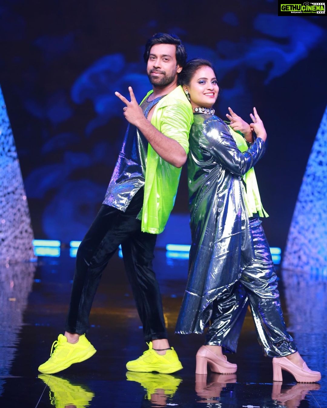 Aata Sandeep Instagram - Don’t Miss to watch our “Lazer Dance Act” on #NeethoneDance this Sunday at 9:00pm only on @starmaa @endemolshineind Thanks to my choreographers @wong.choreographer @harinathshankar Special thanks to @planetproevents @springseenu @santhosh_jackson3131 @ravi @team_aatasandeep Annapurna Studio Banjarahills