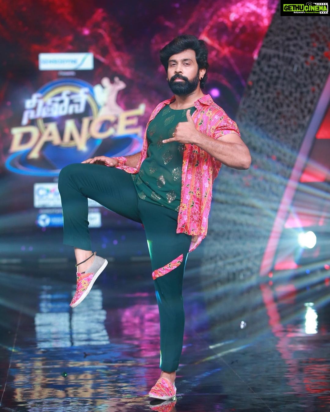 Aata Sandeep Instagram - Don’t Miss to watch “Neethone Dance” biggest reality show today at 6:00pm - 9:00pm on your favourite channel @starmaa. Don’t miss the “Mass Pataka”dance entry by me & jyothi🤙 #StarMaa #NeethoneDance #AataSandeepJyothi #Dance Thank you so much for beautiful costumes @lakshmiprasanna1129 @radhe_shyam_designer_studios @radheshyam_designer_studio Annapurna Studios